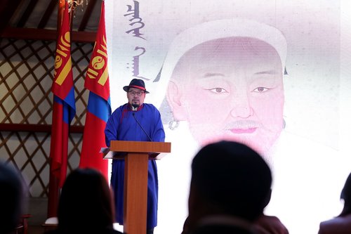 Чингис хааны мэндэлсний 860 жилийн ойд зориулан “Их Монгол Улс ба Чингис хааны өв” сэдэвт эрдмийн чуулган боллоо